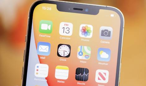 Nettoyer la caméra frontale de l'iPhone