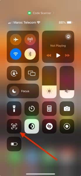 Scannez le code QR sur l'iPhone via le Control Center